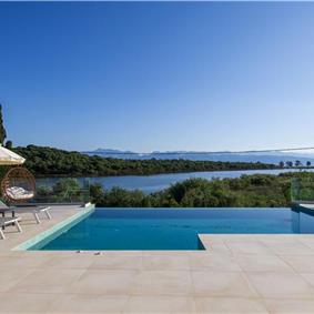 3 bedroom villa with pool & sea view, near Acharavi, sleeps 6